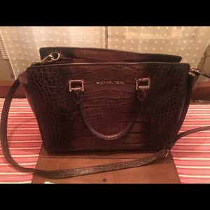 SOLD *** Micheal Kors tote